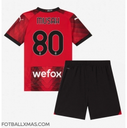 AC Milan Yunus Musah #80 Hjemmedraktsett Barn 2023-24 Kortermet (+ Korte bukser)