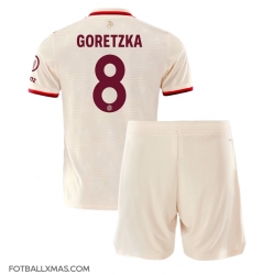 Bayern Munich Leon Goretzka #8 Tredjedraktsett Barn 2024-25 Kortermet (+ Korte bukser)