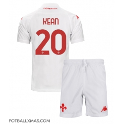 Fiorentina Moise Kean #20 Bortedraktsett Barn 2024-25 Kortermet (+ Korte bukser)