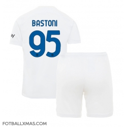 Inter Milan Alessandro Bastoni #95 Bortedraktsett Barn 2023-24 Kortermet (+ Korte bukser)