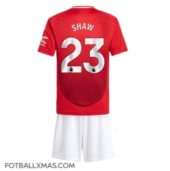 Manchester United Luke Shaw #23 Hjemmedraktsett Barn 2024-25 Kortermet (+ Korte bukser)