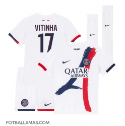 Paris Saint-Germain Vitinha #17 Bortedraktsett Barn 2024-25 Kortermet (+ Korte bukser)