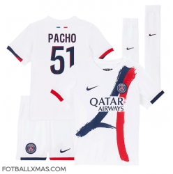 Paris Saint-Germain Willian Pacho #51 Bortedraktsett Barn 2024-25 Kortermet (+ Korte bukser)